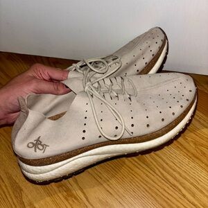 OTBT women’s shoes